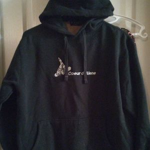 Black hoodie by Del Sol adventure 🌟last week on sale ⏰️